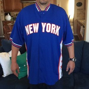 Men’s NY Nicks basketball 🏀 courtside shirt